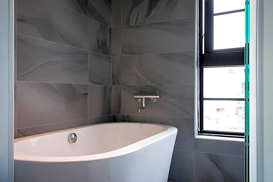 CHECK inn Taichung Ziyou