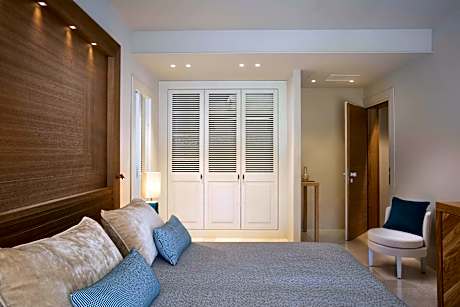 Double Prestige - Main Building