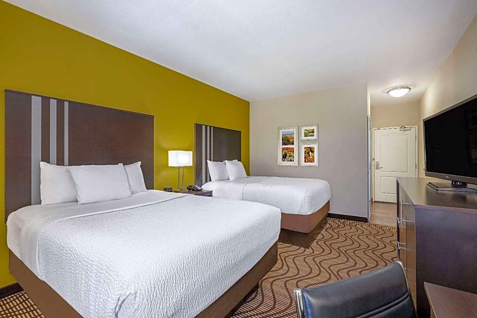 La Quinta Inn & Suites by Wyndham Artesia