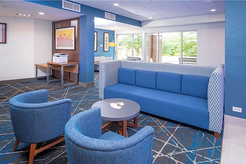 Holiday Inn Express & Suites Brevard - City Center By IHG