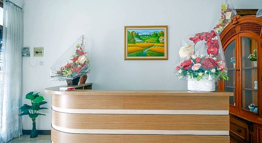 RedDoorz near Kawasan Simpang Lima Area