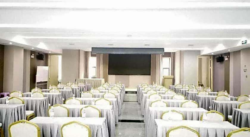 Lavande Hotels· Jingzhou Jianli