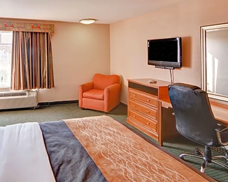 1 King Bed, Nonsmoking