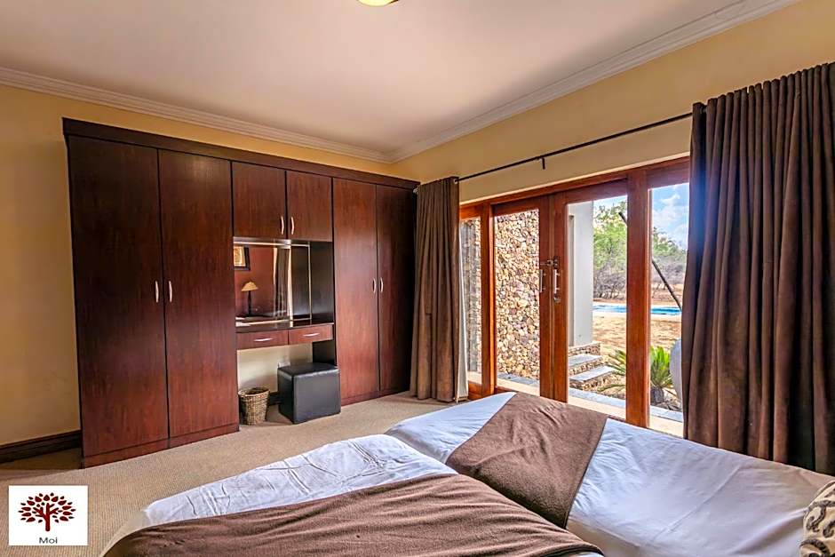 Zebula Golf and Wildlife Estate - Aardwolf Pax 10 - Moi Signature Luxury villa