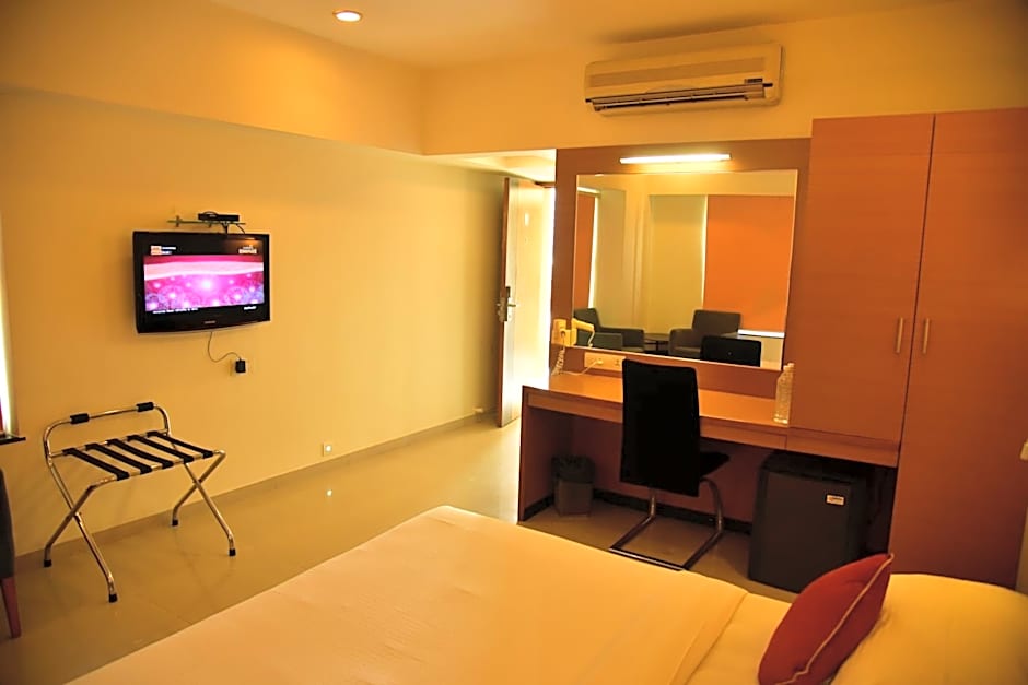 Hi 5 Hotel & Experience
