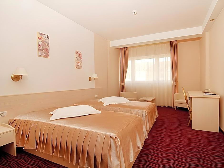 Photo 1 of 5 of Suite