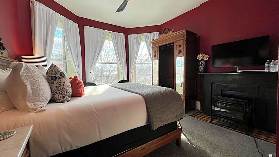 Stone Gables Inn