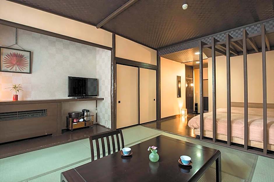 Single Room with Bathroom — 1 fotoğraftan 1. fotoğraf