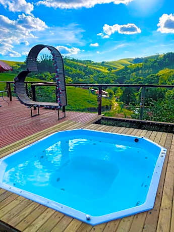 Recanto da Alegria - Casa em Cunha com Jacuzzi,Piscina,Rede,Churrasqueira,Lareira,Deck, Banco de coração