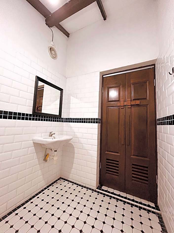 New Great Shanghai Female Hostel