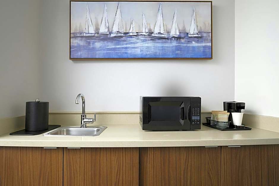 Courtyard by Marriott Erie Bayfront