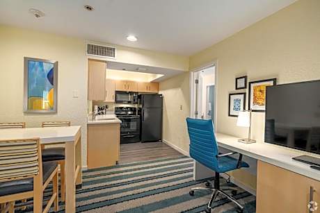 Queen Suite