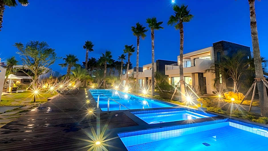 Arts Spa and Pool Villa