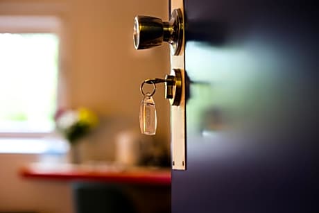 Basic Triple Room with Shared Bathroom