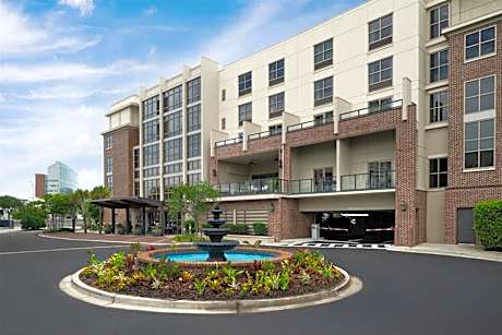 Hilton Garden Inn Charleston Waterfront/Downtown