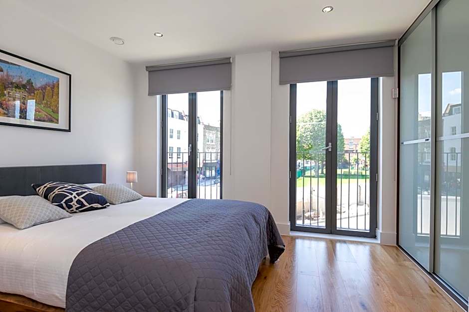 Portobello Apt with Floor-to-Ceiling Views