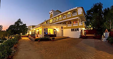 Hotel Hilltop by Fidato Hotels