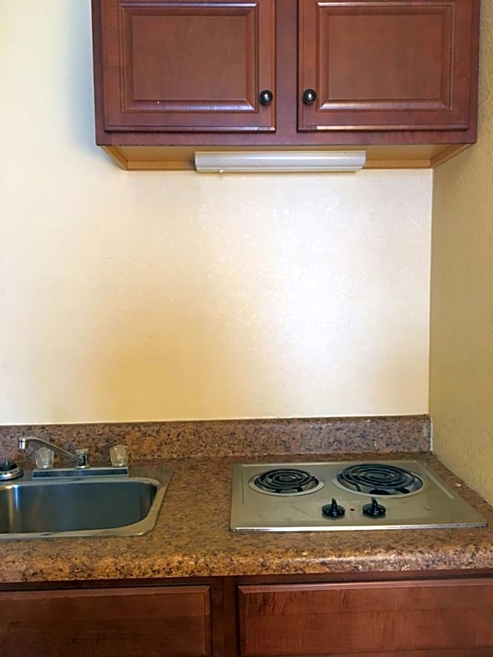 Econo Lodge Inn & Suites Radford-Blacksburg Area