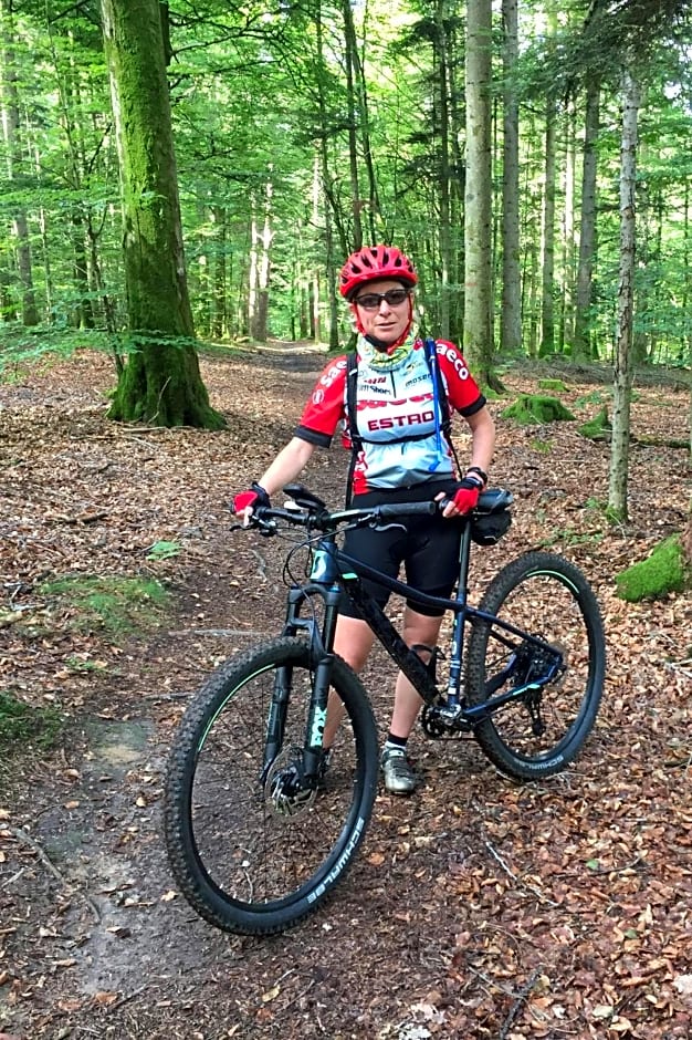 Le Nid d'Alex Spa , Rando et table d'hôte