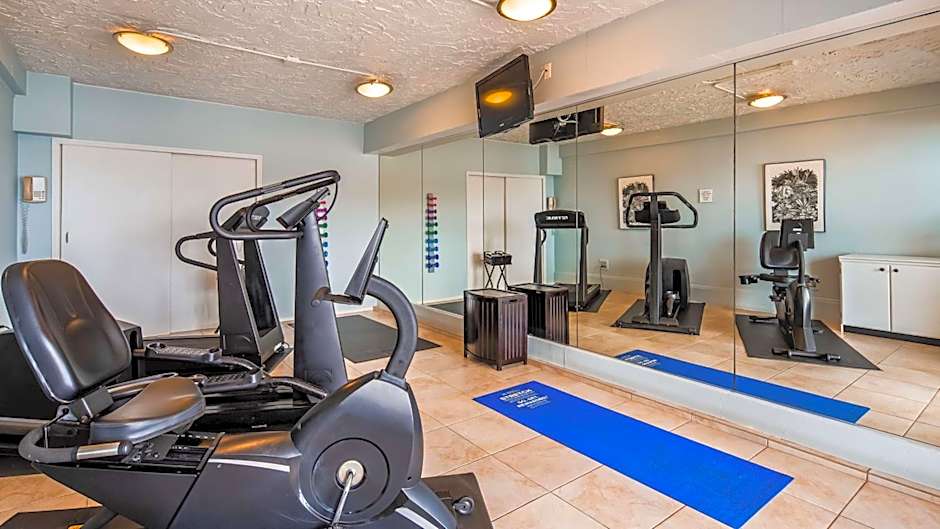 Best Western Plus Yacht Harbor Inn