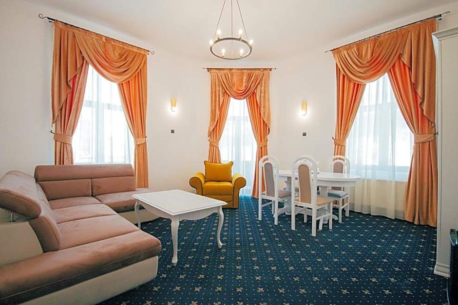 Hotel Carol - Vatra Dornei