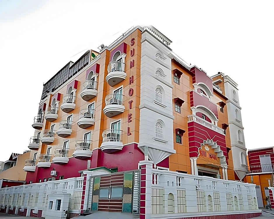 Foxoso Taj View Hotel