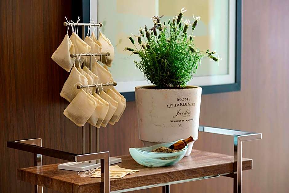 AC Hotel by Marriott San Francisco Airport/Oyster Point Waterfront