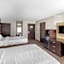 Clarion Inn & Suites DFW North
