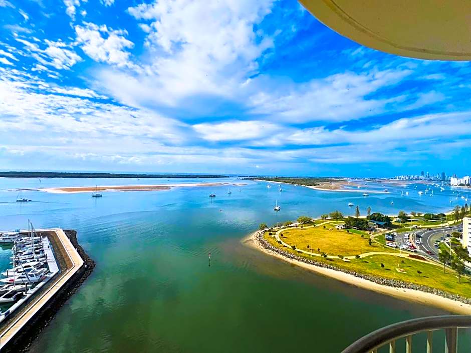 Broadwater Shores Waterfront Apartments