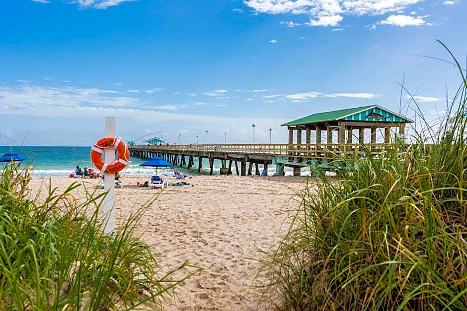 4145 By The Sea Inn & Suites