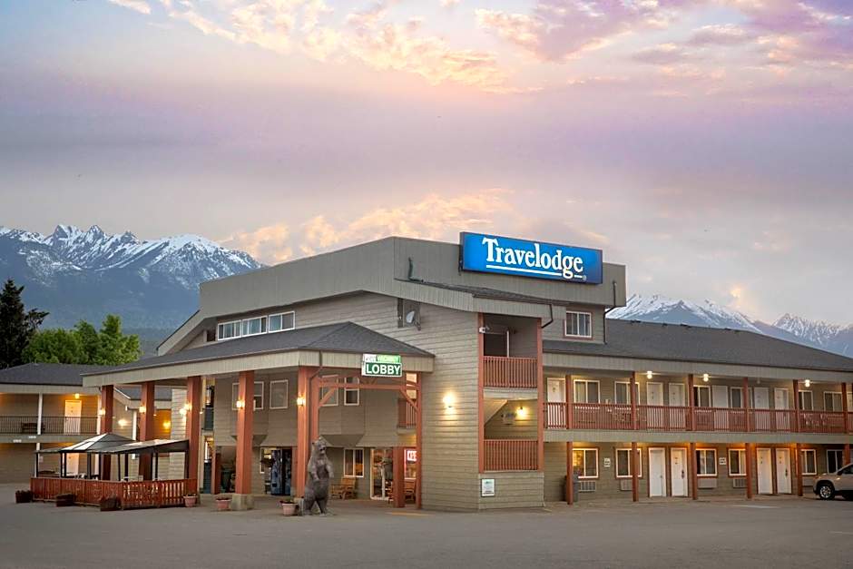 Travelodge by Wyndham Golden Sportsman Lodge