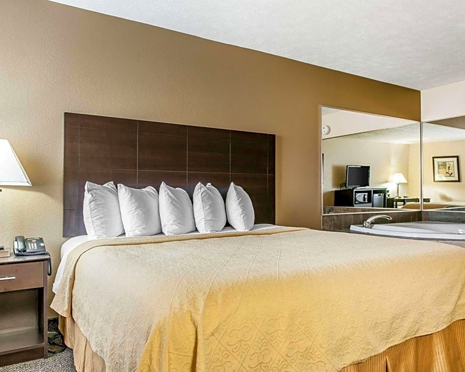 Quality Inn & Suites - Mattoon