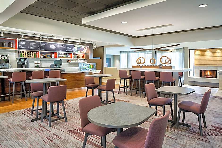 Courtyard by Marriott Dallas Arlington/Entertainment District