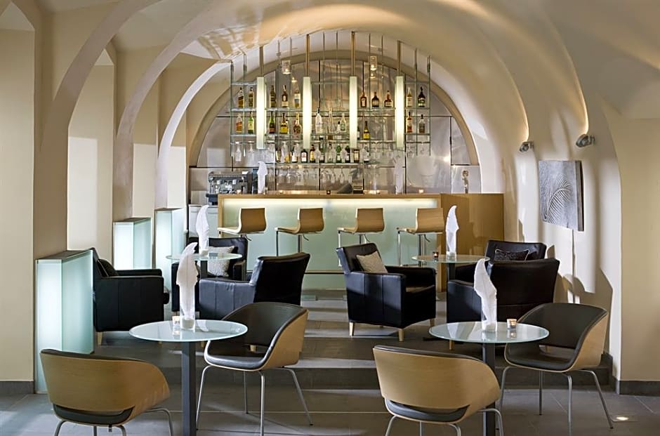 Golden Angel Suites by Adrez