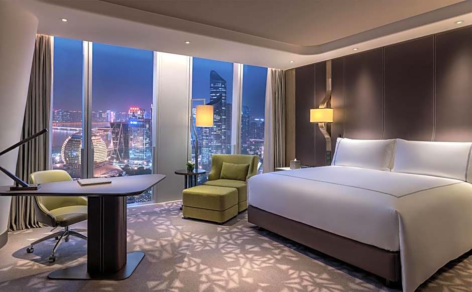 Photo 1 of 5 of Executive 1 King Bed, River View