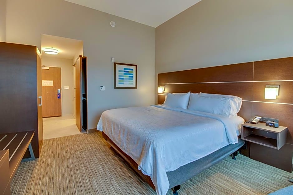 Holiday Inn Express & Suites Union City By IHG
