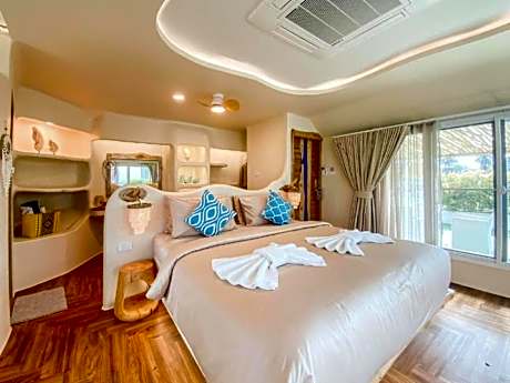 Superior Beachfront Room