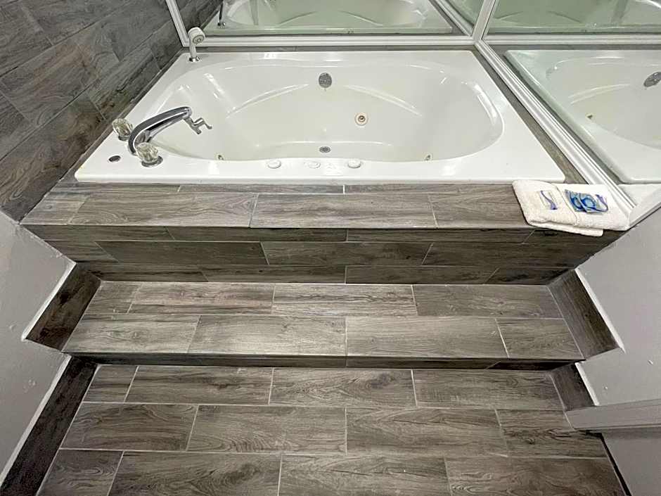 Embassy Inn - Hohenwald