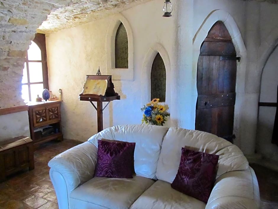 Suite Médiévale 40m2 chambre d' hôte du Mas Fabrègue