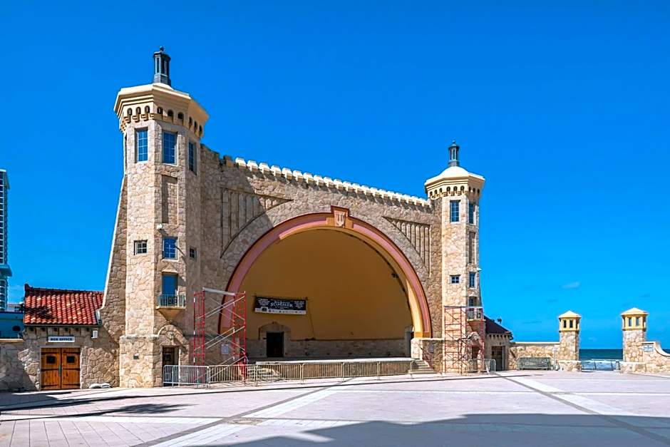 Comfort Inn & Suites Daytona Beach Oceanfront