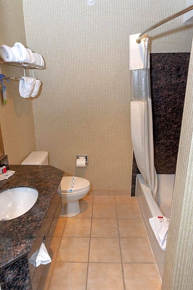 Days Inn & Suites by Wyndham Artesia
