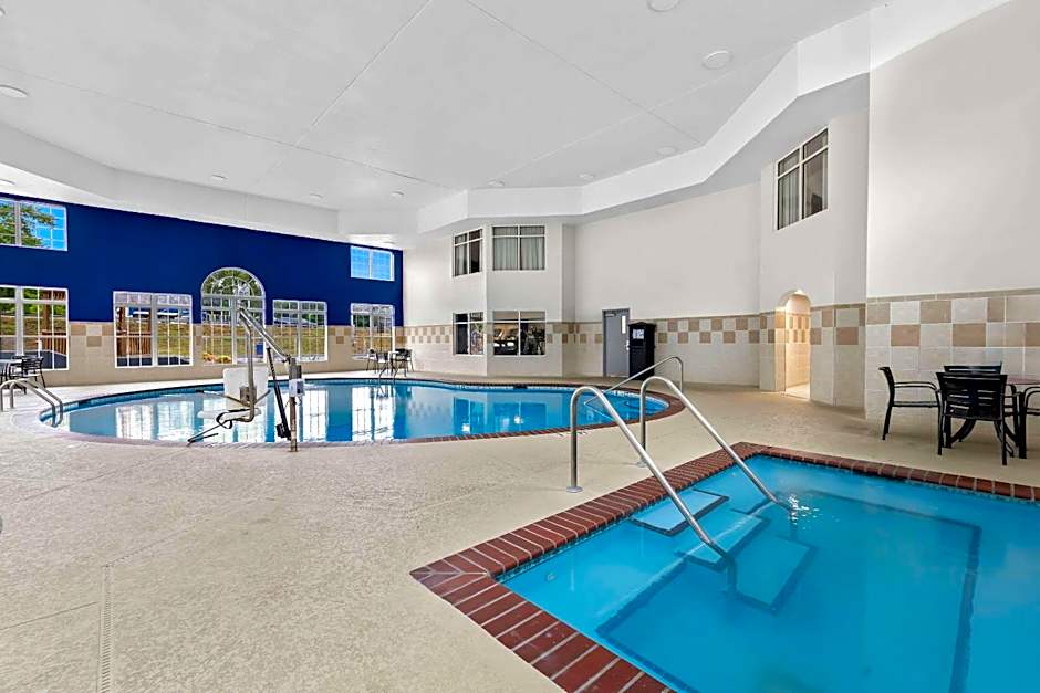 Comfort Inn & Suites Nashville Near Tanger Outlets I-24 Antioch