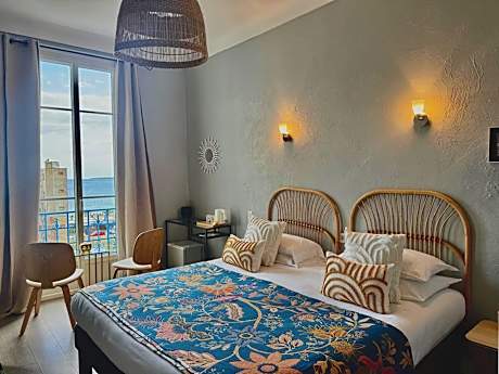 Double or Twin Room with Sea View
