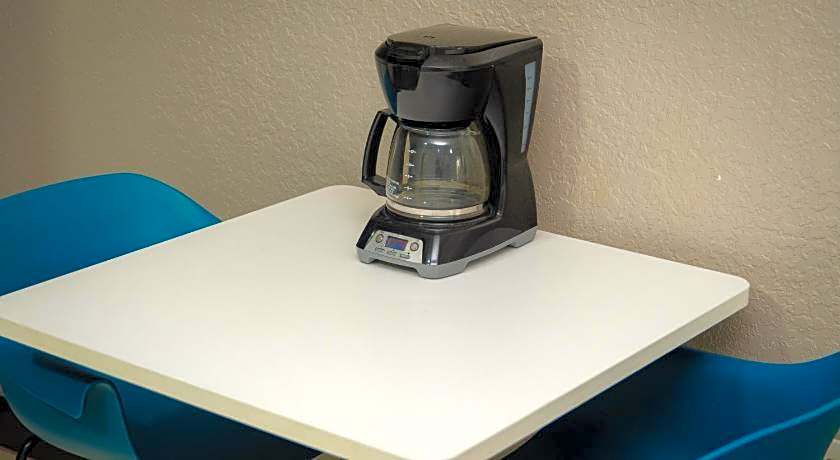 Studio 6 Extended Stay - West Palm Beach, FL