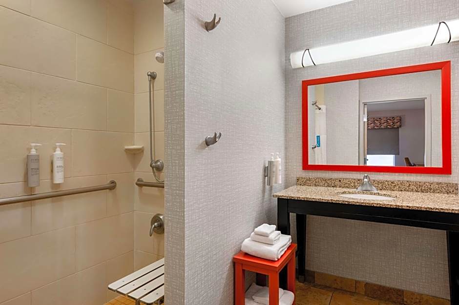 Hampton Inn By Hilton And Suites Dodge City