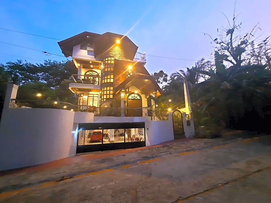 El Castillo Bed and Breakfast