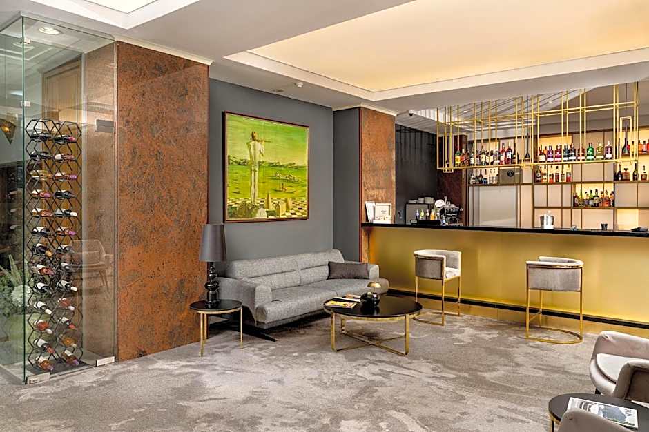 Crystal Palace Hotel