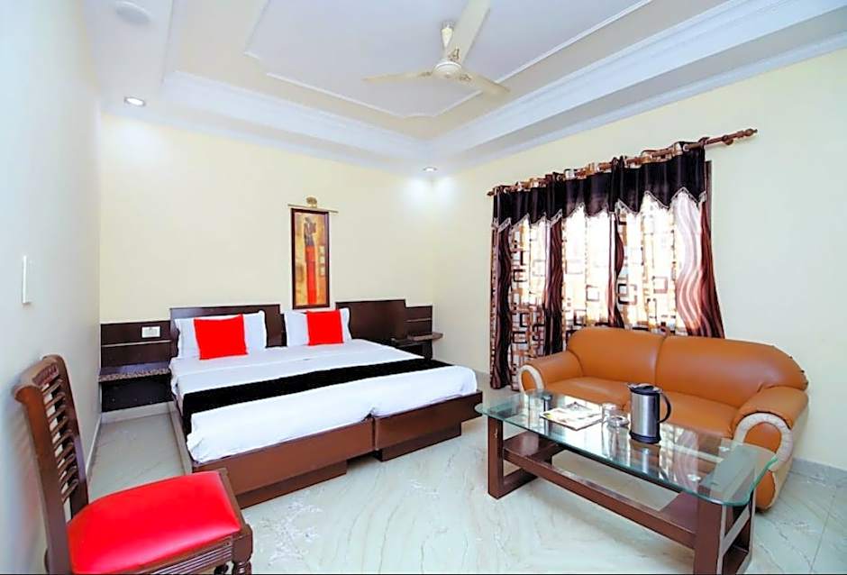 Hotel Punnu International