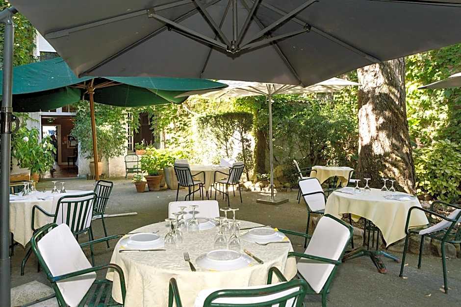 Logis Hôtels - Hôtel Restaurant du Midi