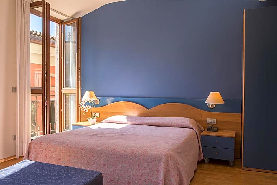 Hotel Lago Di Garda